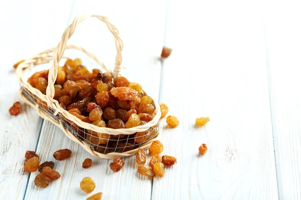 Dried raisins on table — Stock Photo, Image