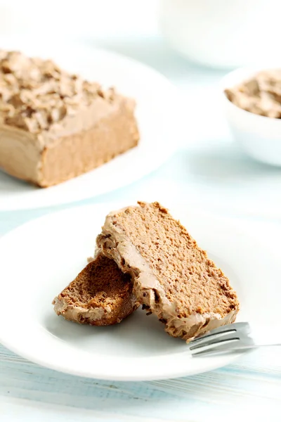 Bolo de chocolate no prato — Fotografia de Stock