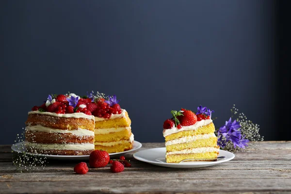 비스킷 케이크 딸기와 — 스톡 사진