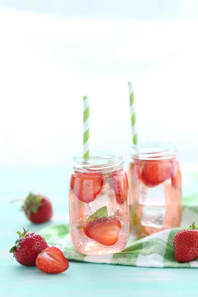 Φρέσκια φράουλα ποτά — Φωτογραφία Αρχείου