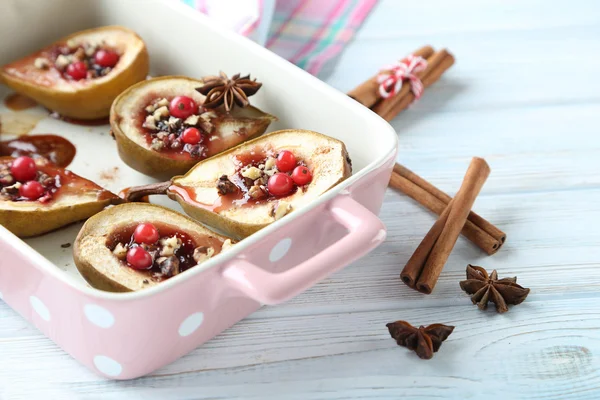 Baked pears with honey
