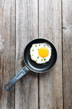 Tavada kızarmış yumurta. 