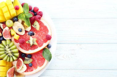 Taze Meyve Salatası 