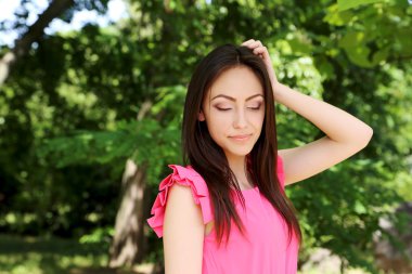 Genç güzel kadın.