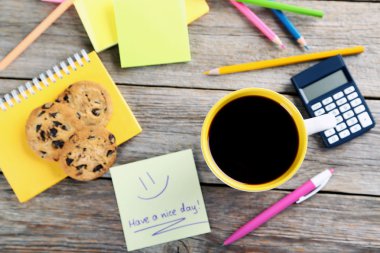 Tablo üzerinde ofis, banka donatımı