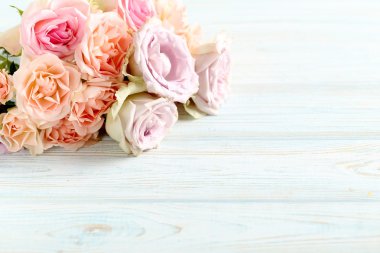 Bir buket güzel gül. 