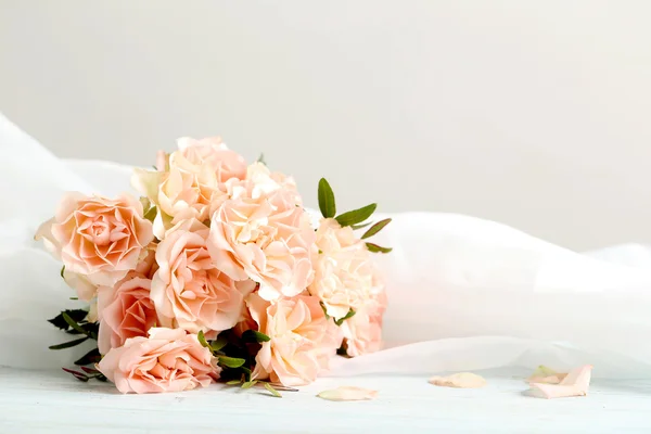 Bouquet of beautiful roses — Stock Photo, Image