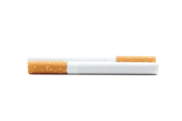 Tabac cigarettes sur blanc — Photo