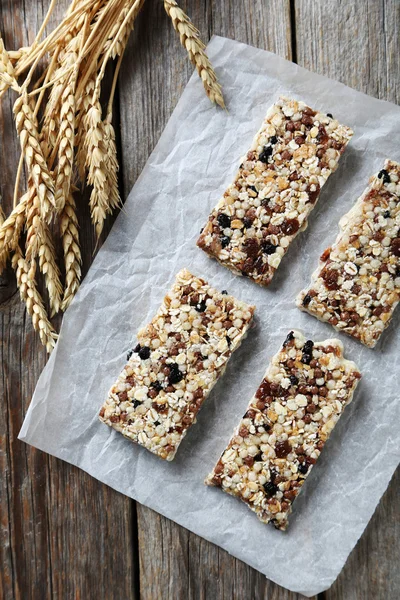 Μπάρες Granola στο τραπέζι — Φωτογραφία Αρχείου