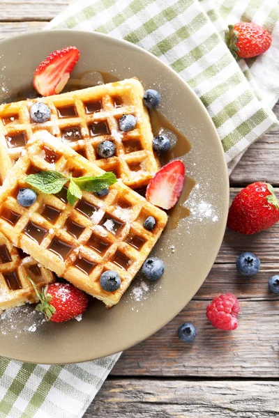 Waffles with fresh berries — Stock Photo, Image