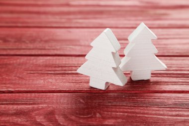 Dekoratif çam ağaçları