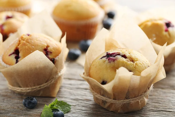 Muffins with fresh blueberries — Stock Photo, Image