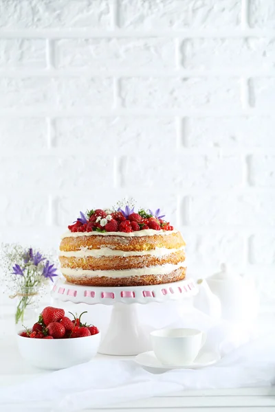 Pastel de galletas con bayas —  Fotos de Stock