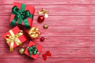 Kurdeleli hediye kutuları