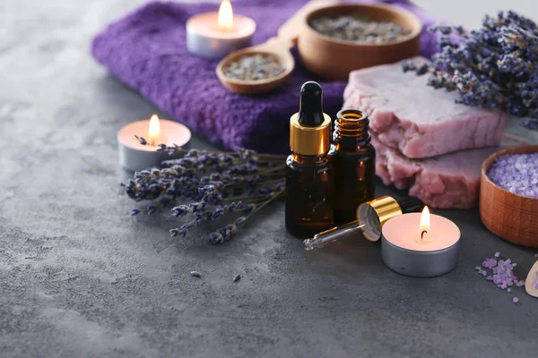 Óleo de lavanda com sabão — Fotografia de Stock