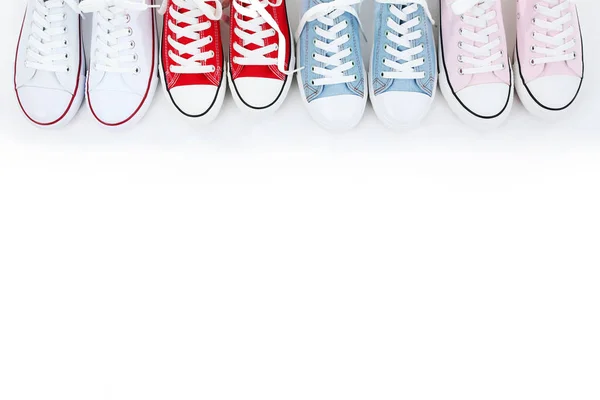 Diferentes Zapatillas Deporte Colores Sobre Fondo Blanco — Foto de Stock