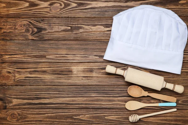 Cappello Cuoco Con Posate Cucina Fondo Legno — Foto Stock