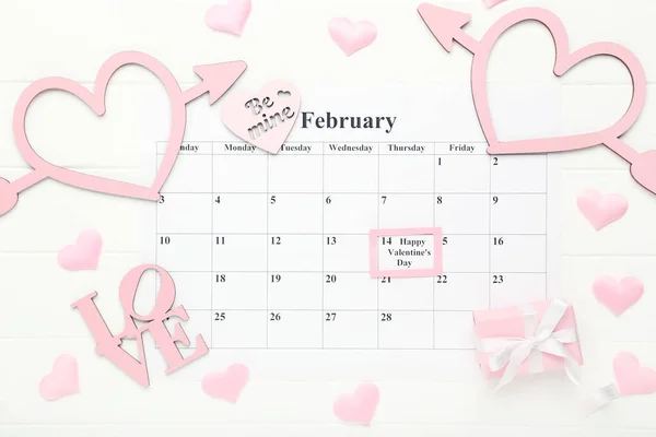 Calendario Febrero Con Corazones Rosados Texto Feliz Día San Valentín —  Fotos de Stock