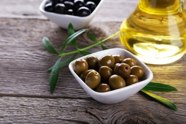 Yeşil ve siyah zeytin