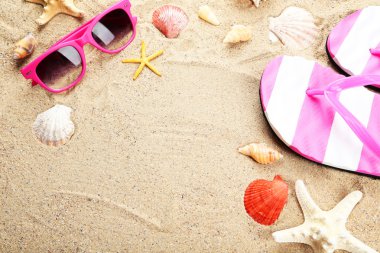 Kumsaldaki aksesuarlar