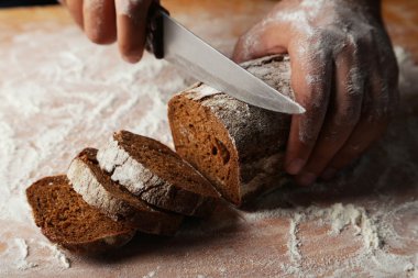 Erkek Dilimleme ekmek eller