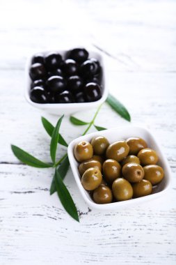 Yeşil ve siyah zeytin