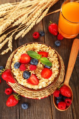 çilek ile yulaf ezmesi