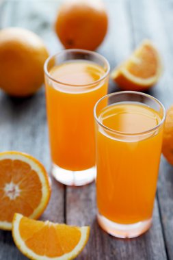 Portakal suyu meyve ile gözlük