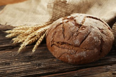 Taze pişmiş ekmek.