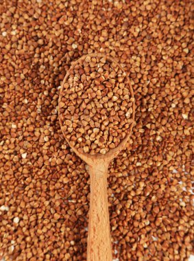 Tahta kaşıkta karabuğday