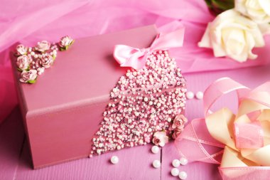 Çiçekli güzel tabut