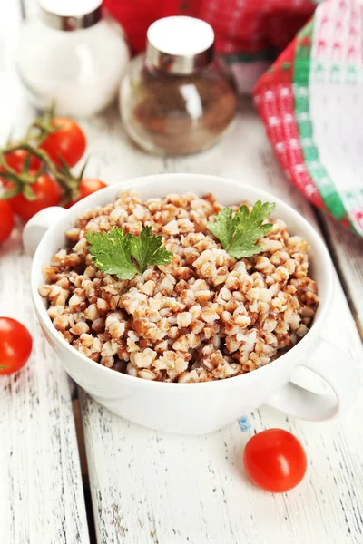 Prepared buckwheat in bowl — Stock Photo, Image