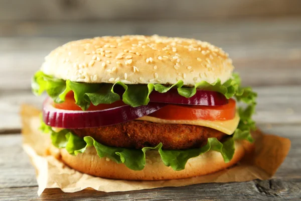 Fresh delicious burger — Stock Photo, Image