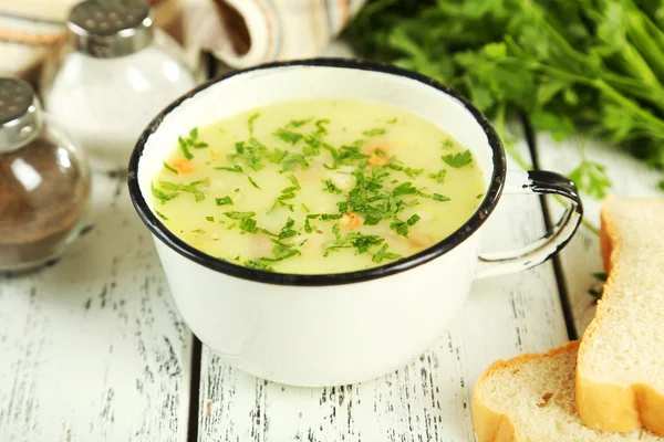 Tasse leckere Suppe — Stockfoto