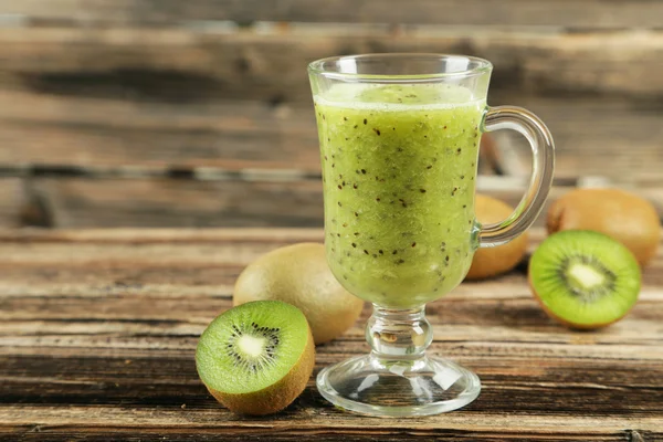 Fresh kiwi smoothie in glass