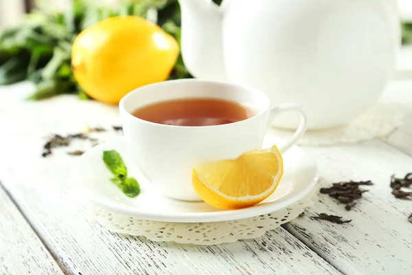 Cup with green tea — Stock Photo, Image