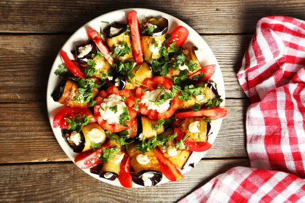 Smakelijke Aubergine rolletjes — Stockfoto