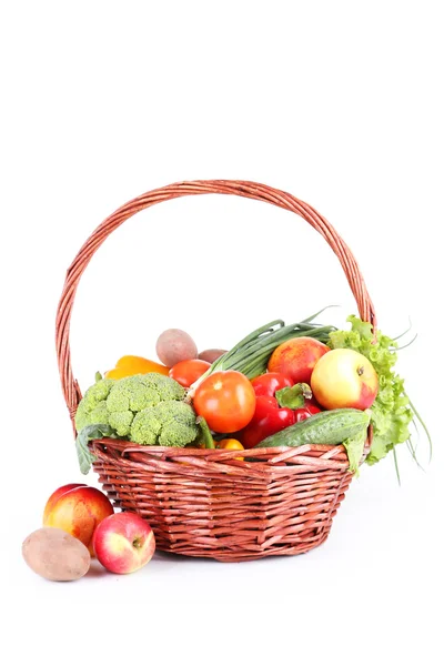 Légumes frais dans le panier — Photo