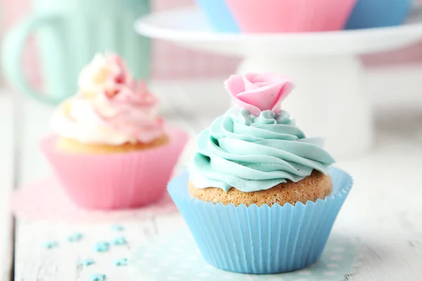 Tasty sweet cupcakes — Stock Photo, Image