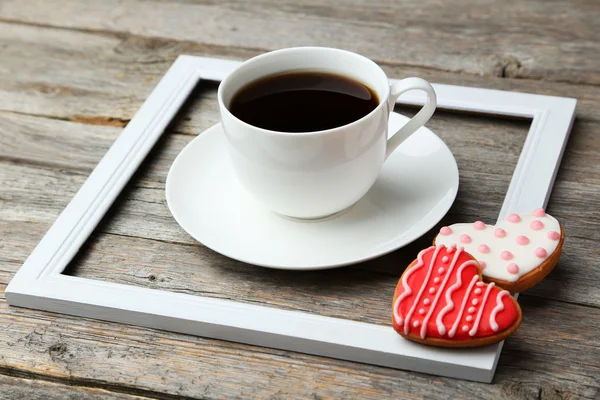 一杯のコーヒーとハート クッキー — ストック写真