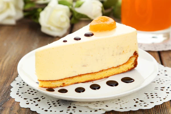 Cheesecake on the white plate — Stock Photo, Image