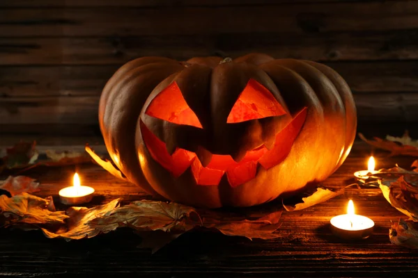 Halloweenpumpor med candels — Stockfoto