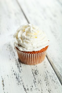 Muffin beyaz krema ile