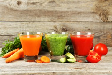 Domates, havuç ve salatalık suyu