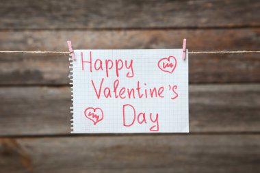 Aşk notu ip üzerinde