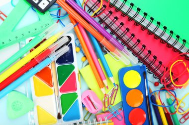 farklı okul malzemeleri
