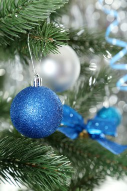 Noel ağacında takılar