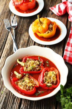 Biberler etle doldurulmuş.