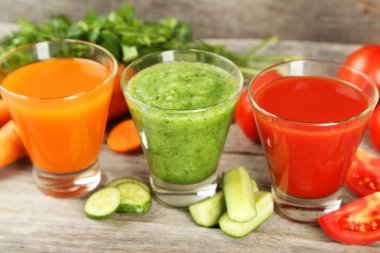 Domates, havuç ve salatalık suyu