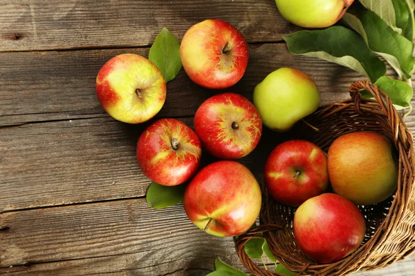Güzel lezzetli elma — Stok fotoğraf